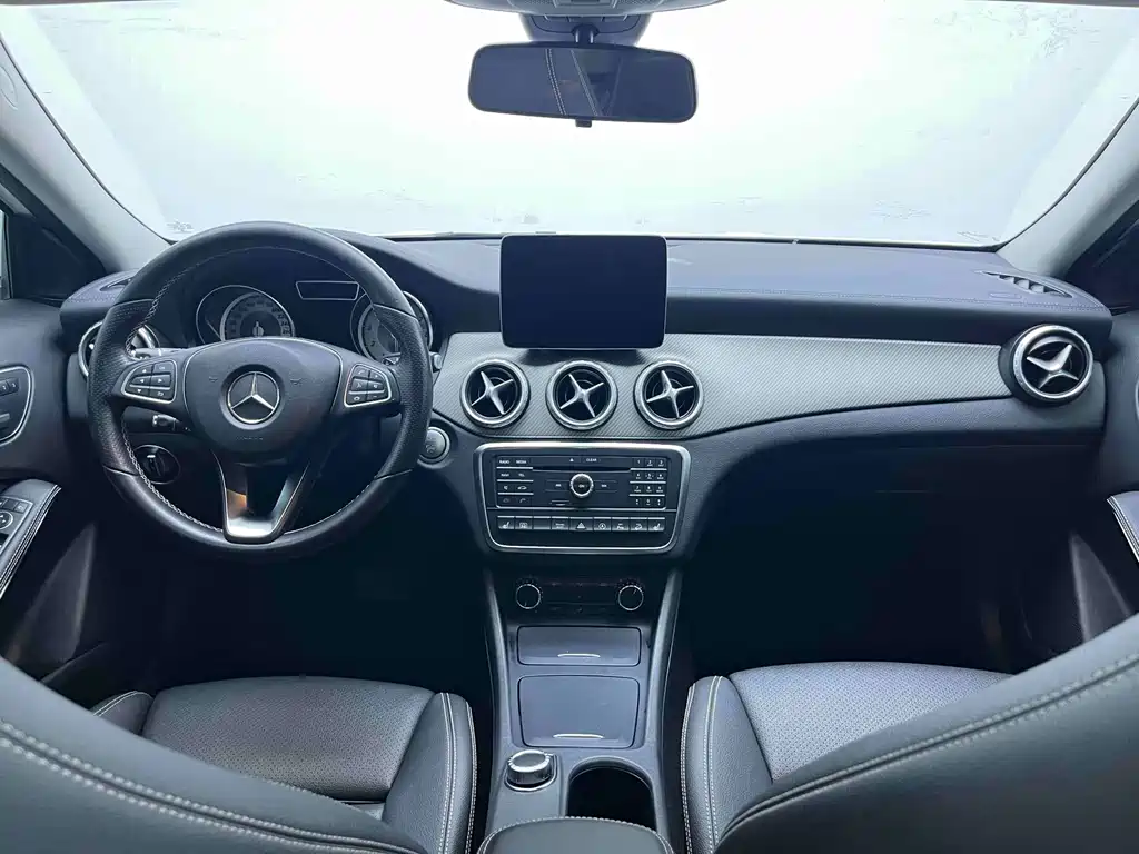 Mercedes-Benz GLA 2016 GLA 220 4MATIC Fashion Model купить на сайте DeffCars