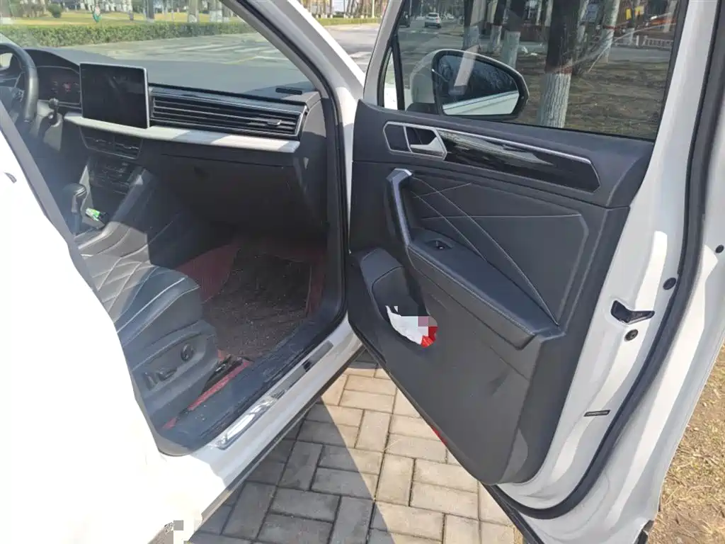 Tiguan L 2022 330TSI automatic two-wheel drive smart version купить на сайте DeffCars