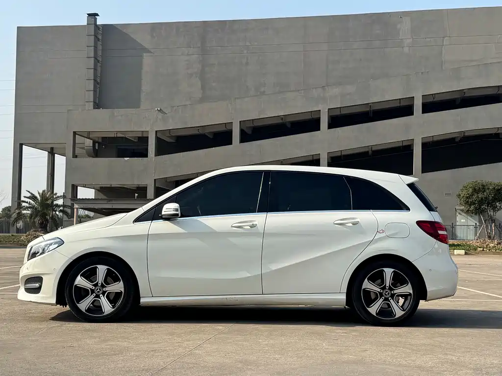 Mercedes-Benz B-Class 2017 B 200 Fashion Model купить на сайте DeffCars