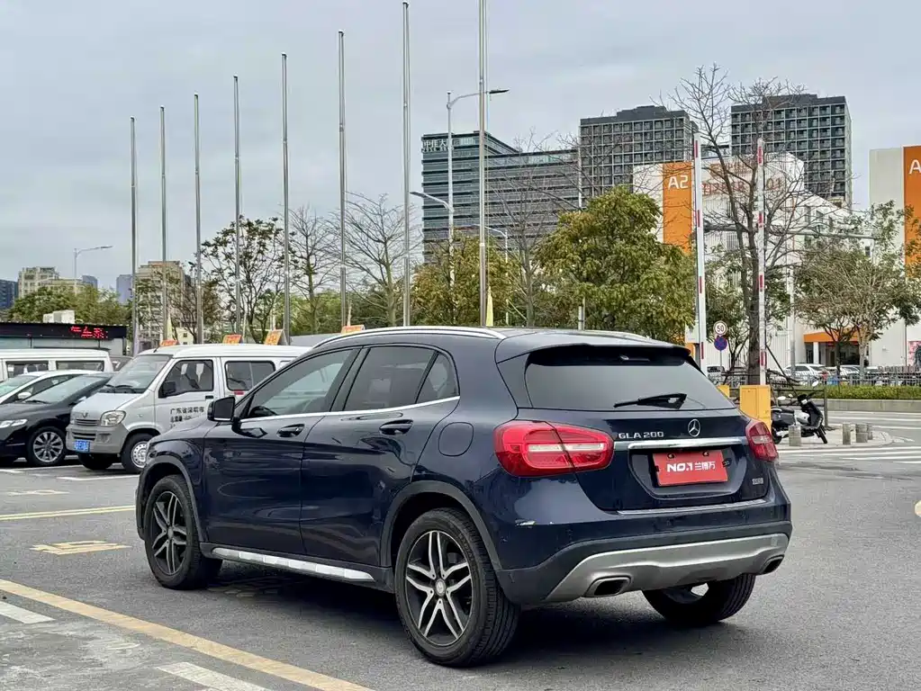 Mercedes-Benz GLA 2016 GLA 200 Fashion Model купить на сайте DeffCars