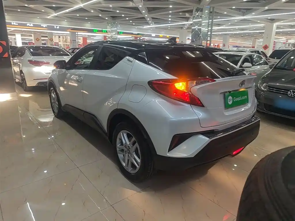 Toyota C-HR 2021 2.0L Comfort Edition купить на сайте DeffCars