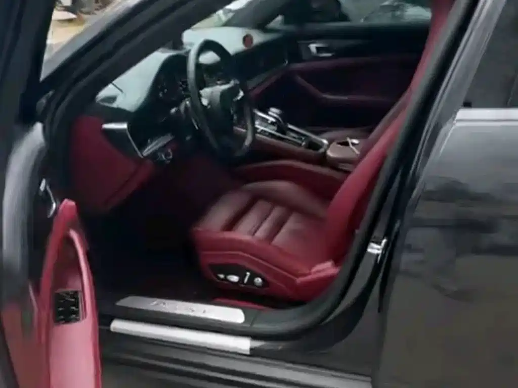 Panamera 2023 Panamera 2.9T Platinum Edition купить на сайте DeffCars