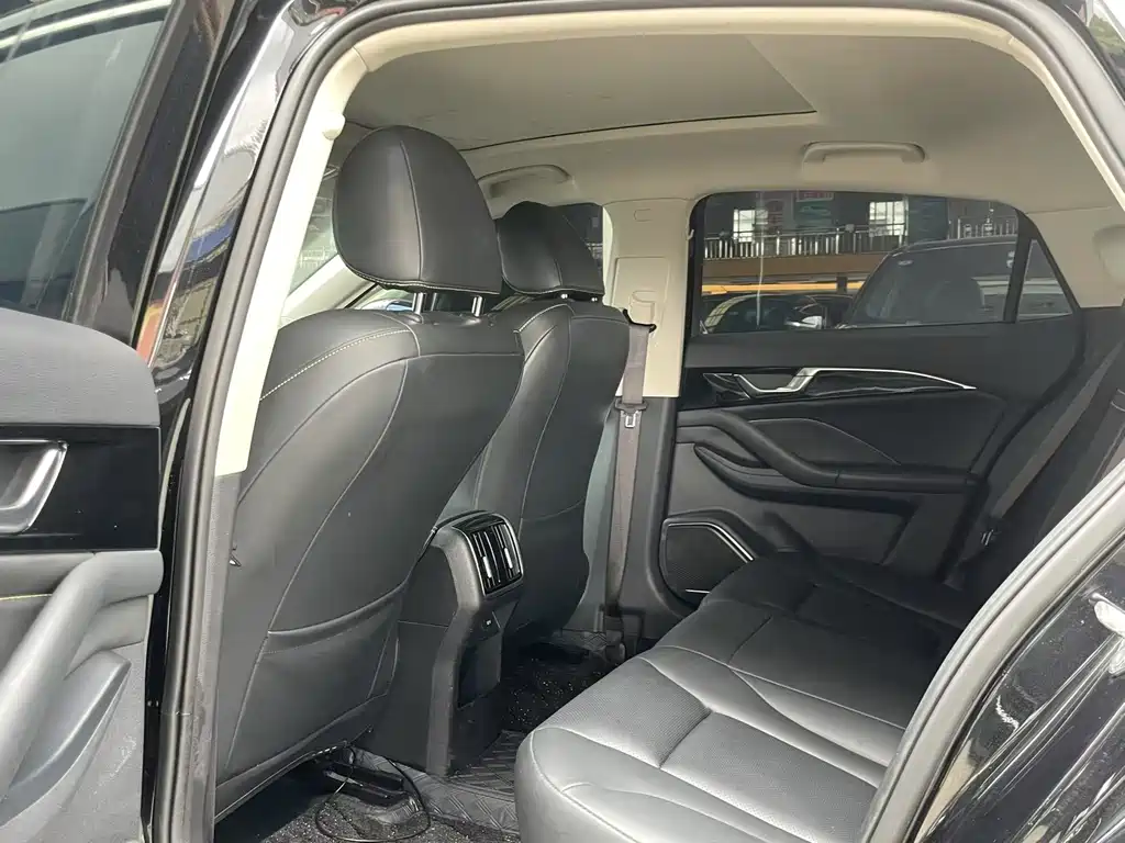 Bestune B70 2023 3rd Generation 1.5T Automatic Enjoyment Edition 70th Anniversary купить на сайте DeffCars