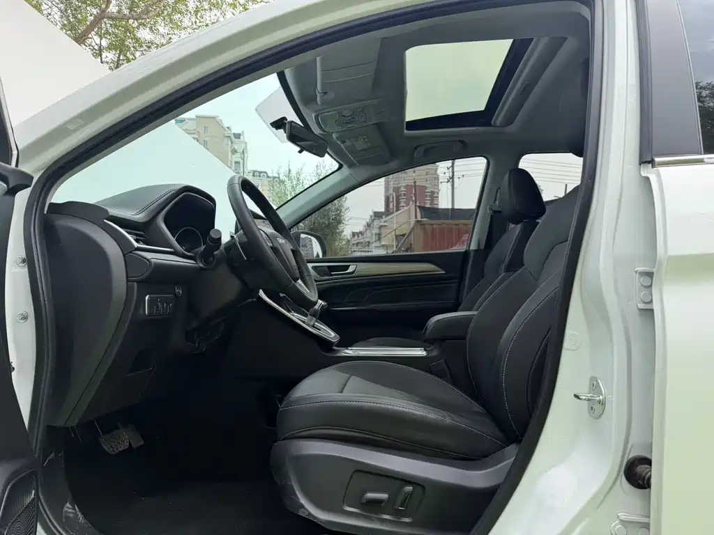 Haval M6 2021 PLUS 1.5T DCT luxury smart connected model купить на сайте DeffCars