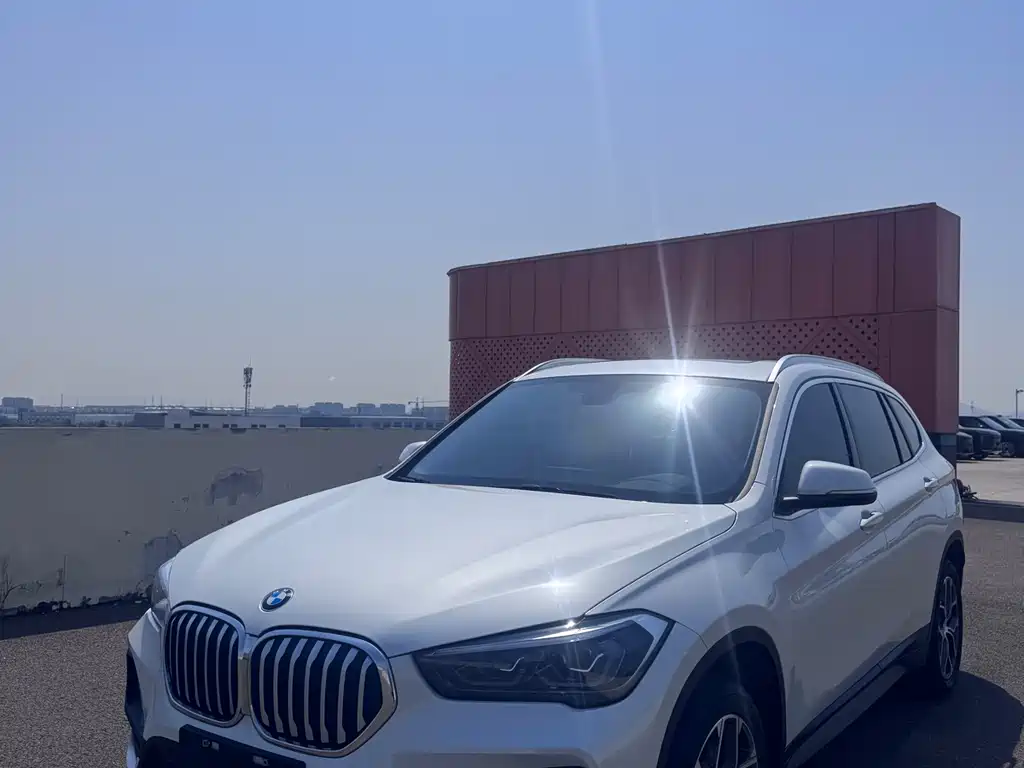 BMW X1 2022 sDrive25Li Leading Model купить на сайте DeffCars