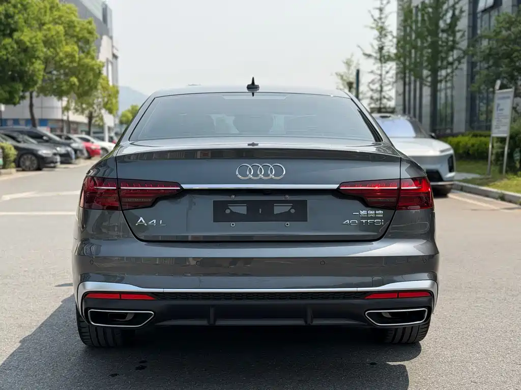 Audi A4L 2022 40 TFSI Fashionable and Dynamic купить на сайте DeffCars