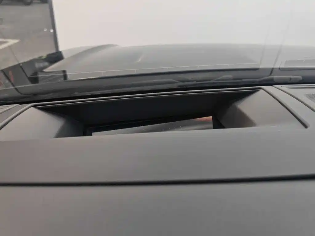 Touareg 2019 2.0TSI Sharp Wing Edition National VI купить на сайте DeffCars