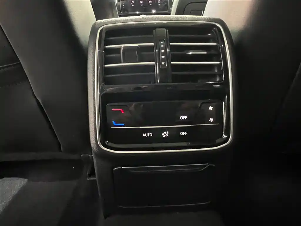 Magotan 2023 2 million commemorative edition 330TSI DSG luxury model купить на сайте DeffCars