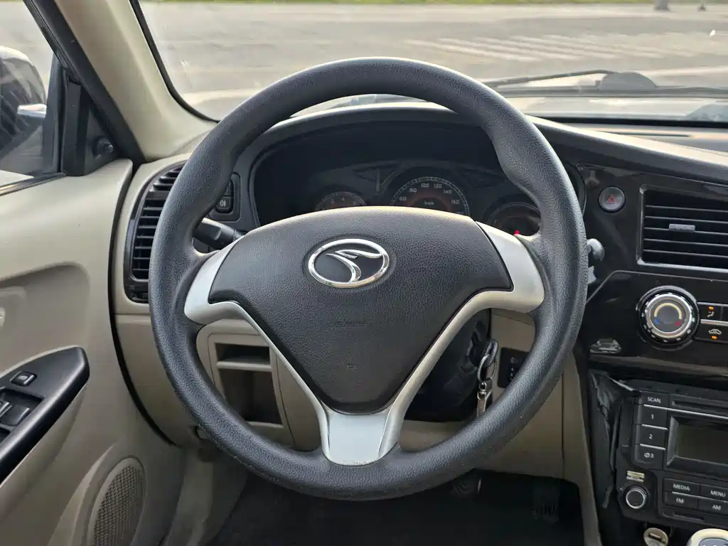 V3 Lingyue 2015 1.5L manual style version купить на сайте DeffCars