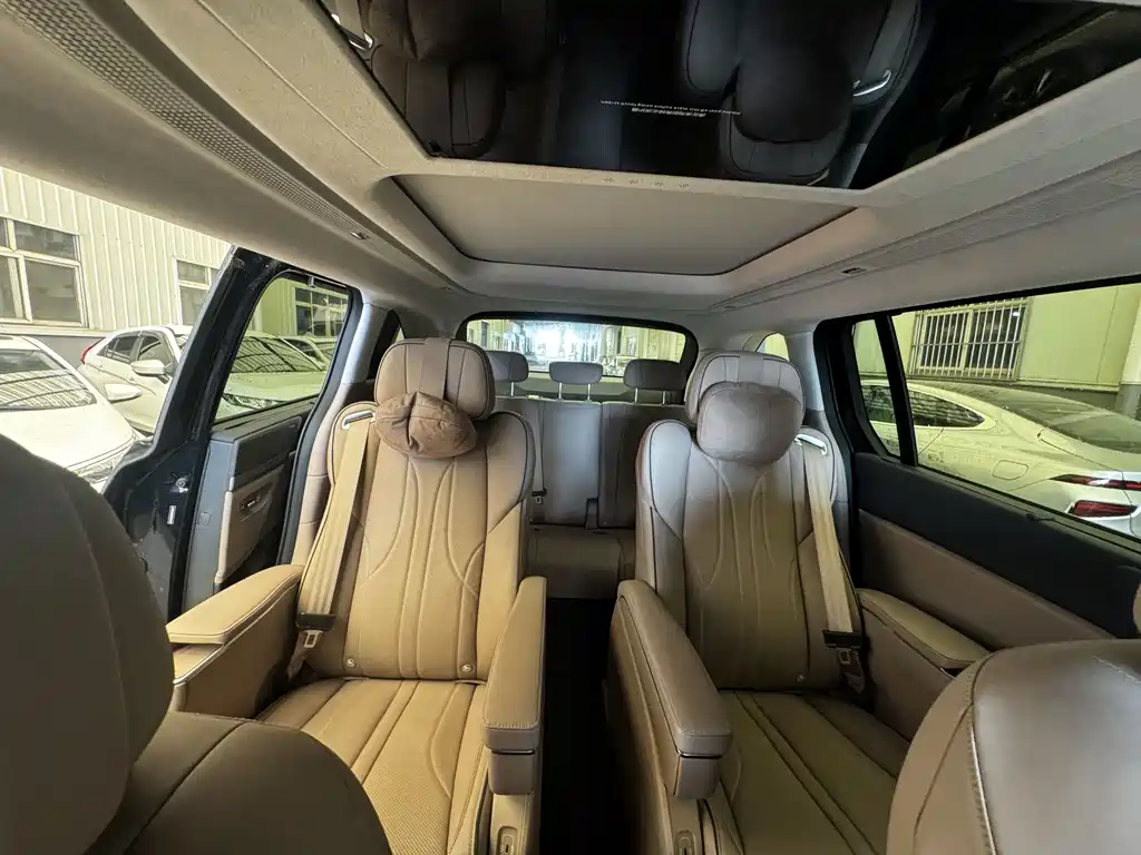 Xpeng X9 2025 pure electric 740 long battery life Max купить на сайте DeffCars