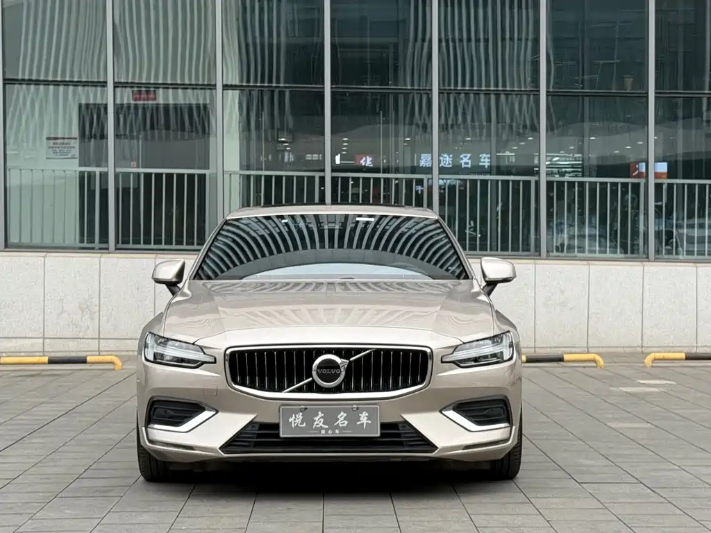 Volvo S60 2024 B4 Zhiyi Luxury Edition купить на сайте DeffCars