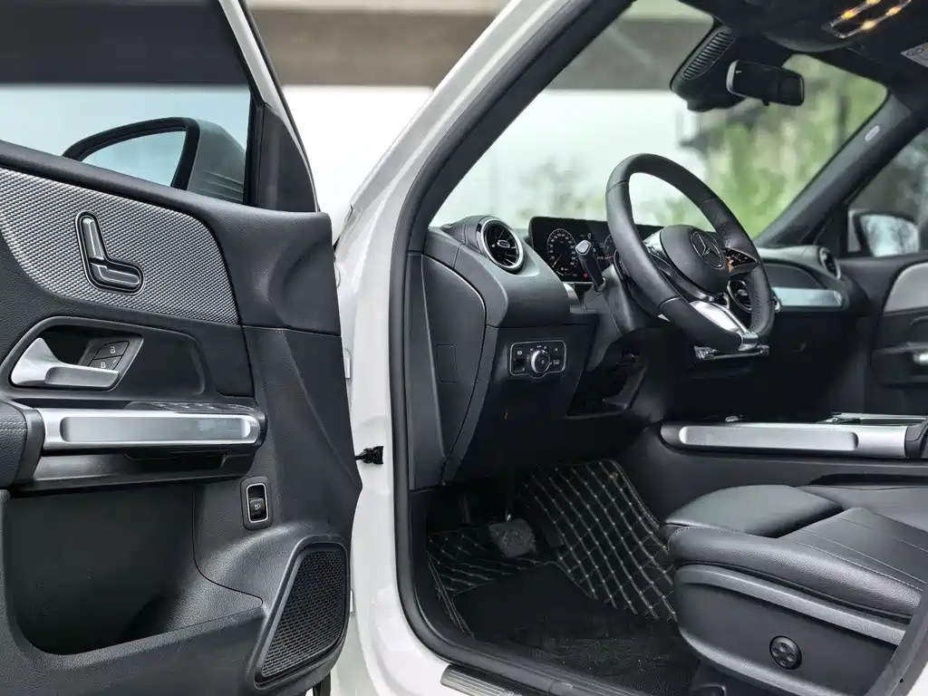 Mercedes-Benz GLB 2024 facelift GLB 200 dynamic version купить на сайте DeffCars
