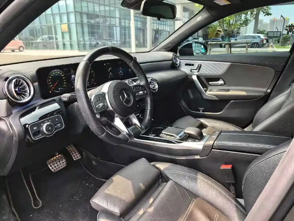 Mercedes-Benz A-Class AMG 2022 AMG A 35 L 4MATIC купить на сайте DeffCars