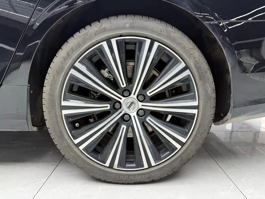 Volvo S90 2023 B5 Zhiya Luxury Edition купить на сайте DeffCars