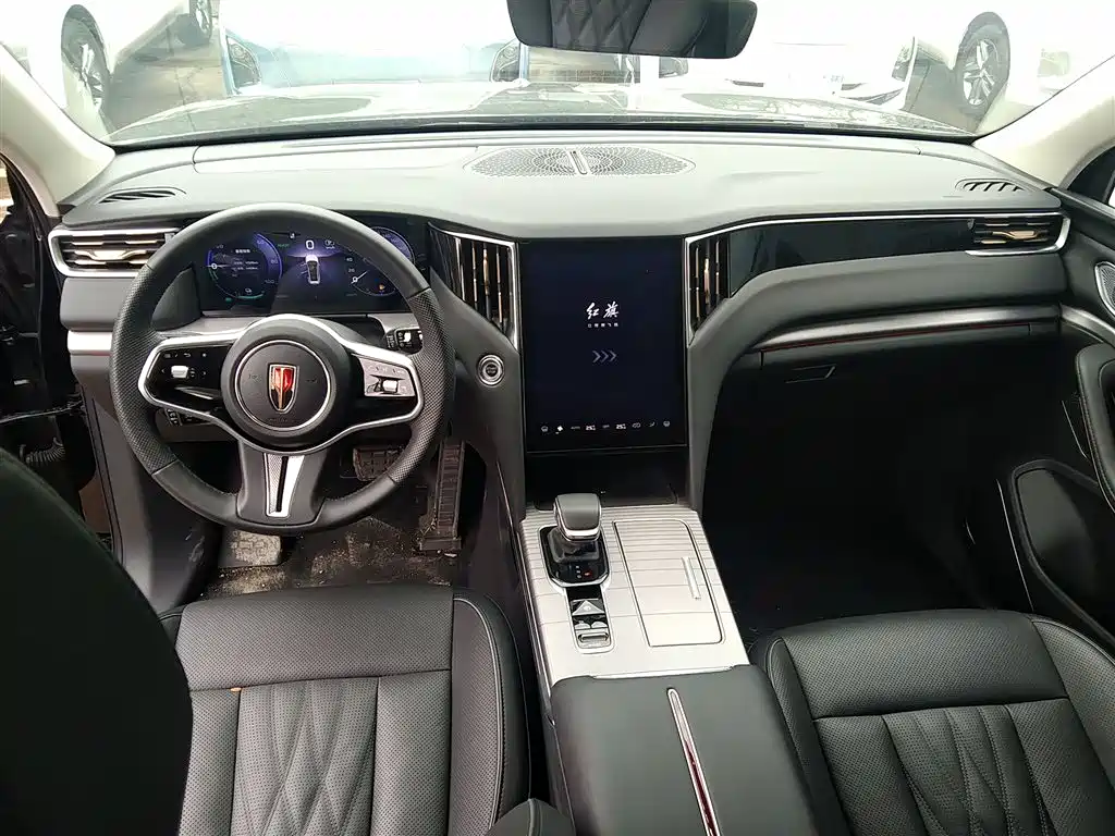 Hongqi HS7 PHEV 2024 2.0T PHEV four-wheel drive Qichang version 6 seats купить на сайте DeffCars