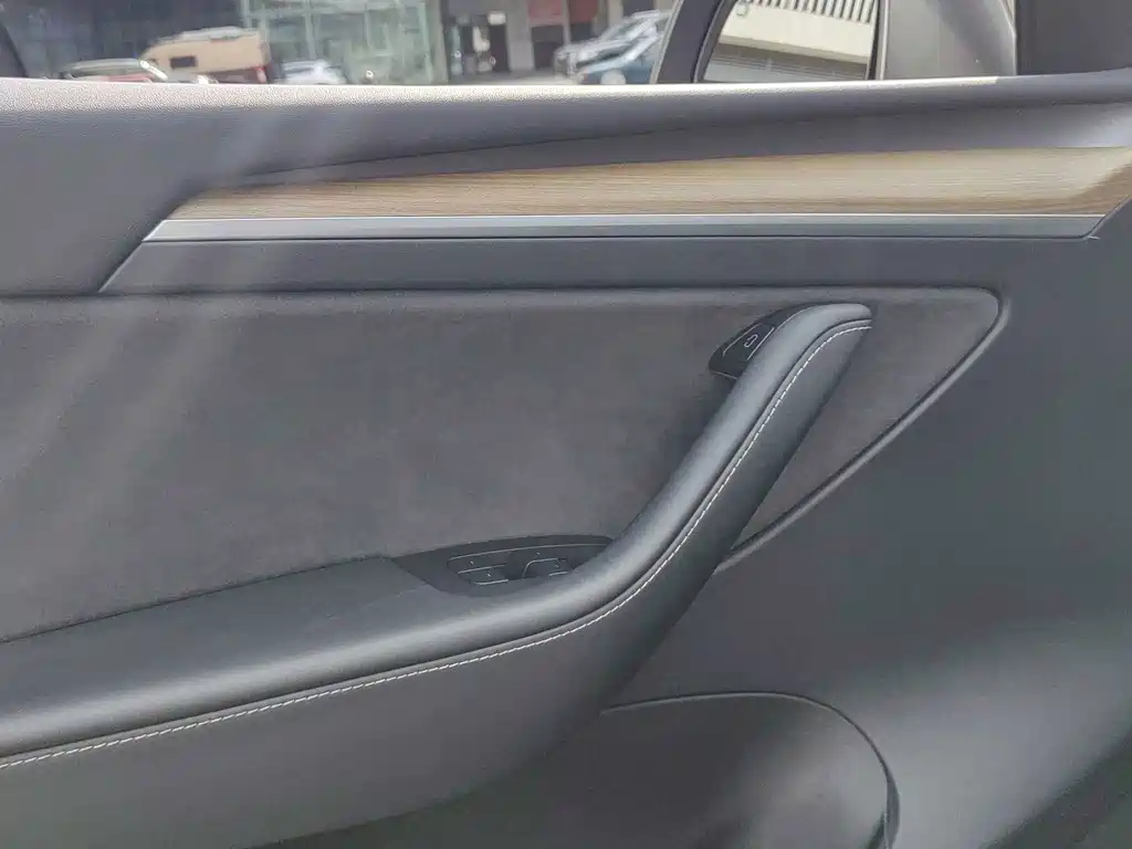 Model Y 2021 long-range all-wheel drive version 3D7 купить на сайте DeffCars