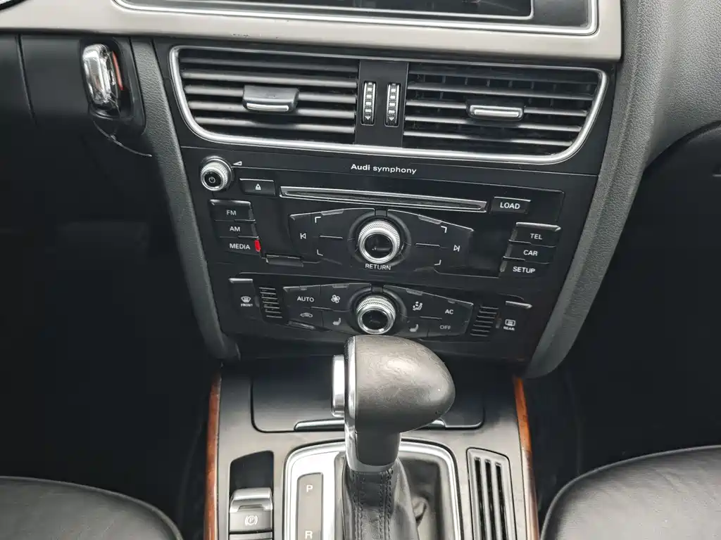 Audi A4L 2013 35 TFSI automatic comfort type купить на сайте DeffCars