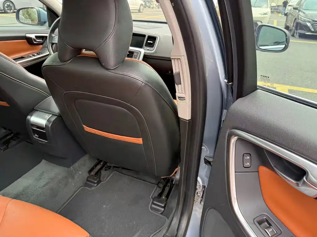 Volvo S60 2018 S60L T3 Smart Edition купить на сайте DeffCars