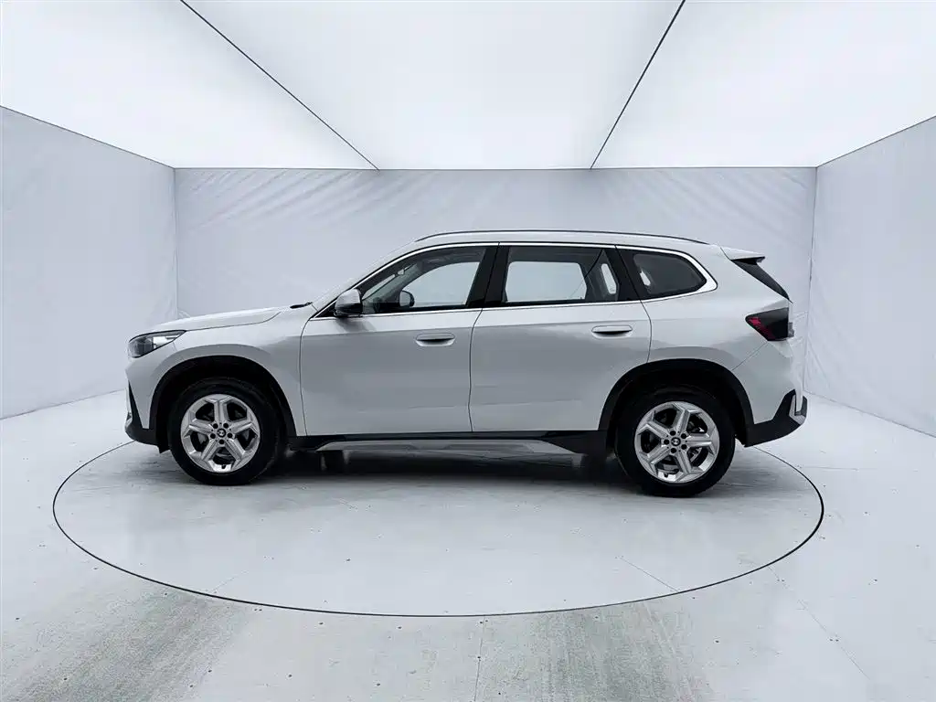 BMW X1 2023 sDrive20Li X Design Package купить на сайте DeffCars