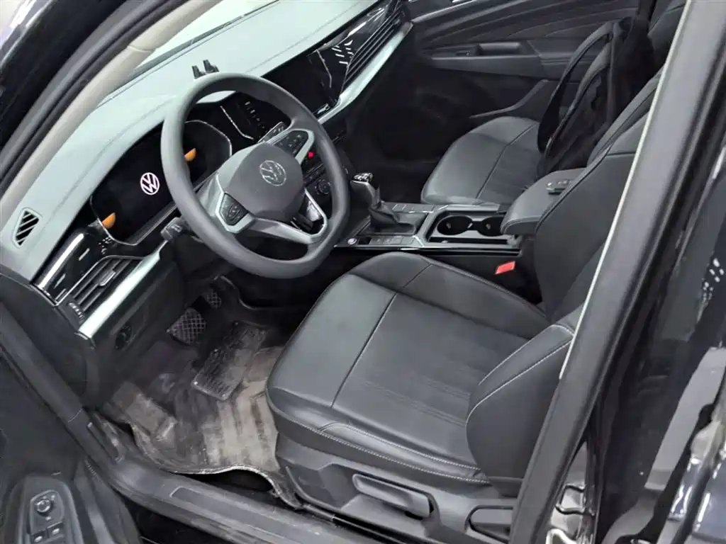 Passat 2025 Outstanding Model 280TSI Business Edition купить на сайте DeffCars