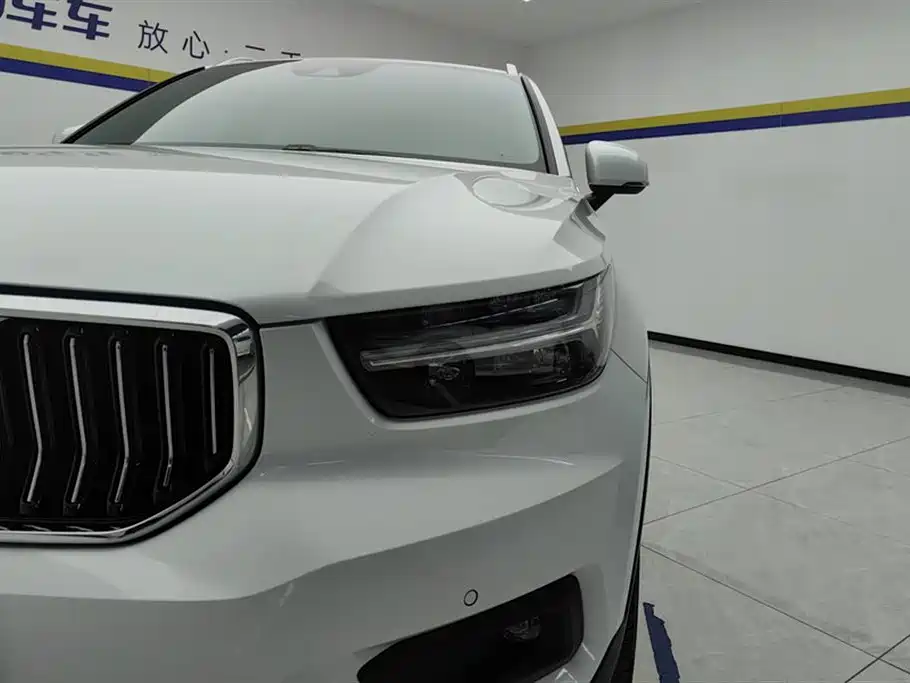 Volvo XC40 2021 T4 four-wheel drive Zhiyuan Deluxe Edition купить на сайте DeffCars