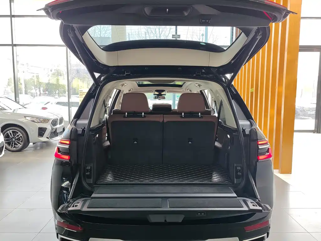 BMW X7 2024 xDrive40i Leading Luxury Package купить на сайте DeffCars
