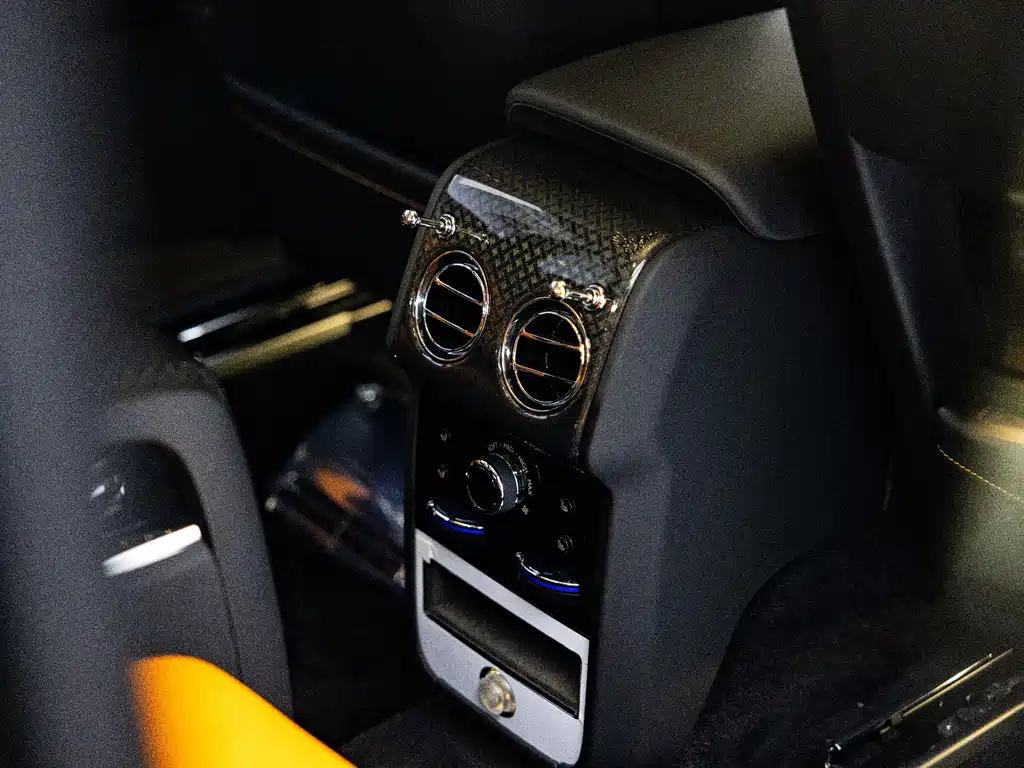 Cullinan 2024 Black Badge купить на сайте DeffCars