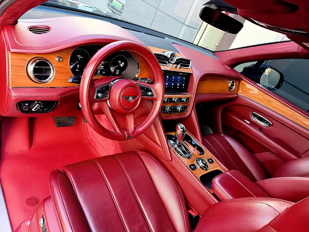 Bentayga 2021 4.0T V8 купить на сайте DeffCars