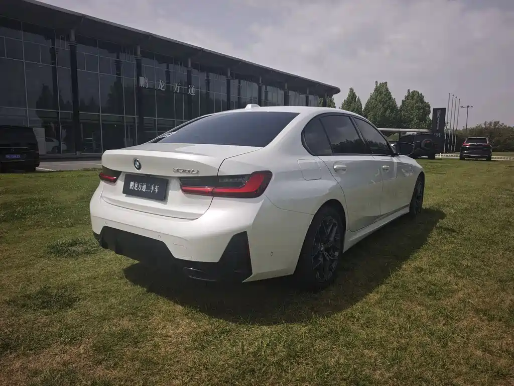 BMW 3 Series 2025 330Li M Sports Night Package купить на сайте DeffCars