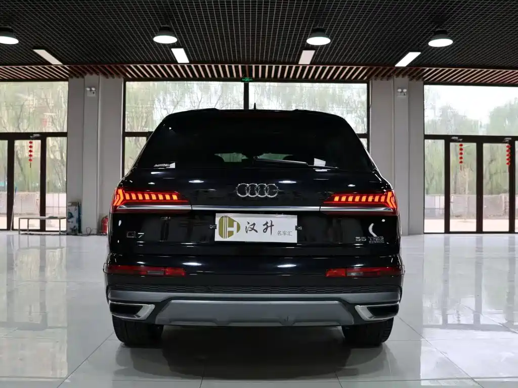 Audi Q7 2021 55 TFSI quattro S line sports version купить на сайте DeffCars