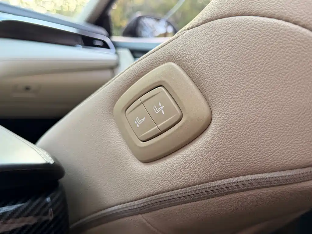 Camry 2019 2.5G Deluxe Edition National V купить на сайте DeffCars