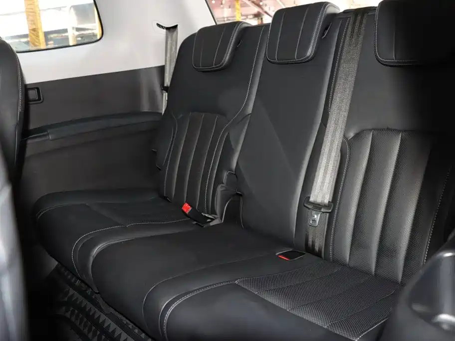 Lingyu 2023 EcoBoost 225 platinum collar type 7 seats (2/2/3) купить на сайте DeffCars