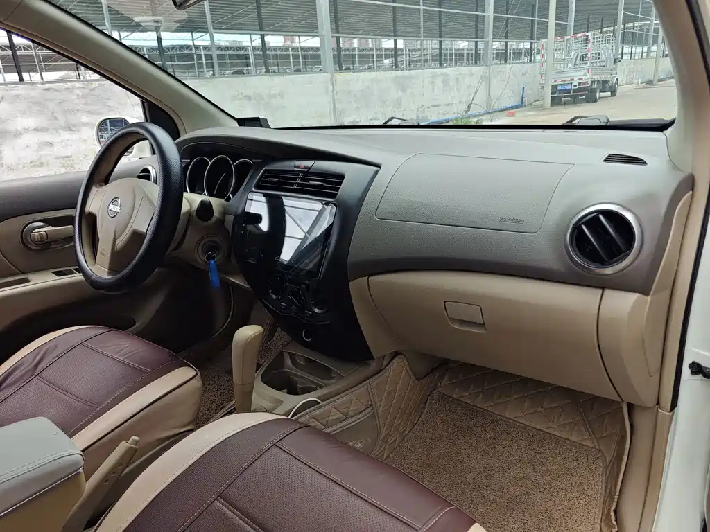 Livina 2010 Jinyue Edition 1.6L Automatic Super Type купить на сайте DeffCars
