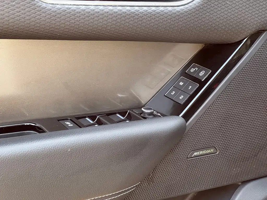 Range Rover Velar 2017 P250 S купить на сайте DeffCars