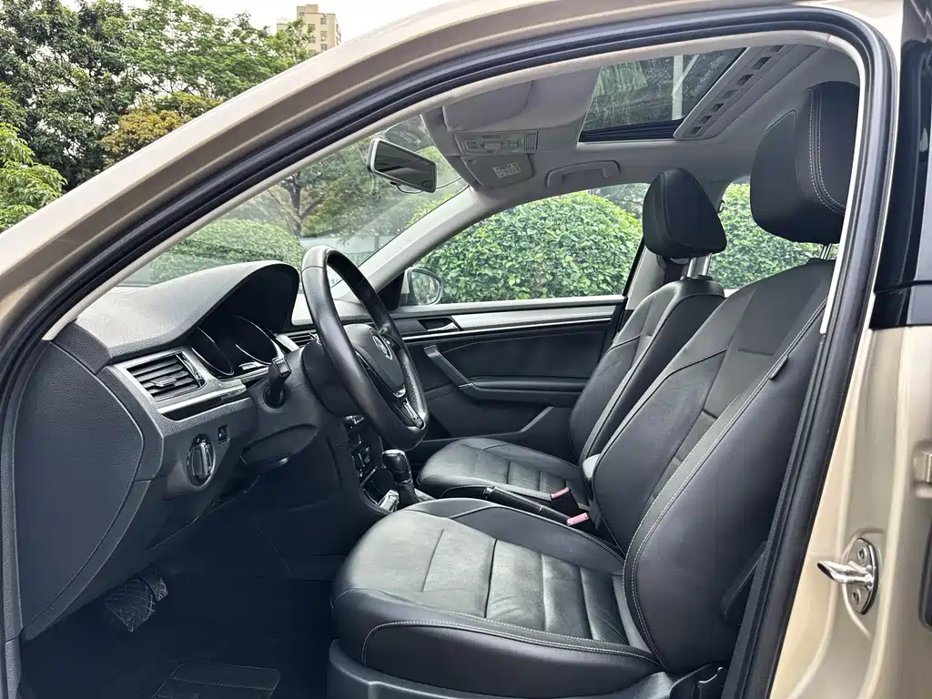 Bora 2018 1.5L automatic comfort model купить на сайте DeffCars