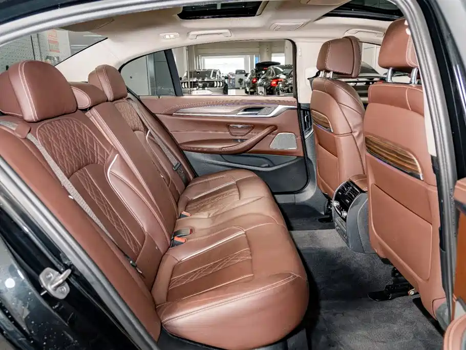 BMW 5 Series 2020 530Li Exclusive Luxury Package купить на сайте DeffCars