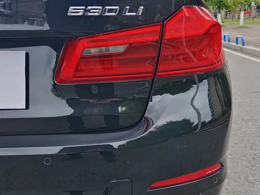 BMW 5 Series 2018 530Li Exclusive Luxury Package купить на сайте DeffCars