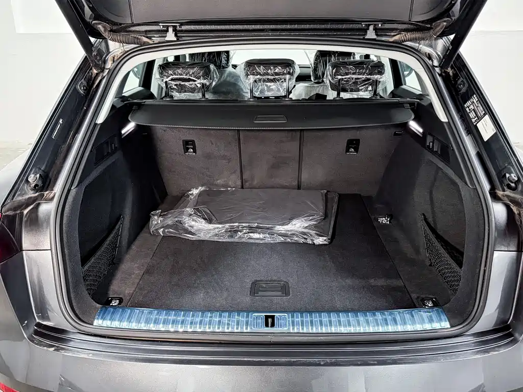 Audi e-tron 2021 50 quattro luxury model купить на сайте DeffCars