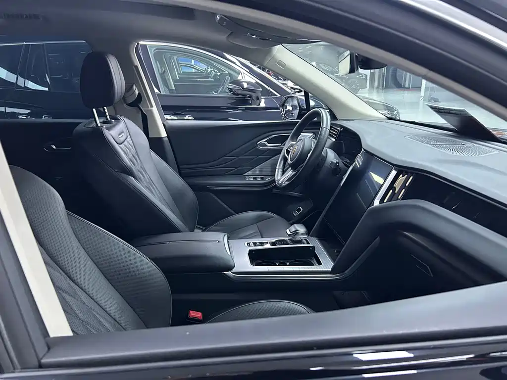 Hongqi HS7 PHEV 2024 2.0T PHEV four-wheel drive Qichang version 6 seats купить на сайте DeffCars