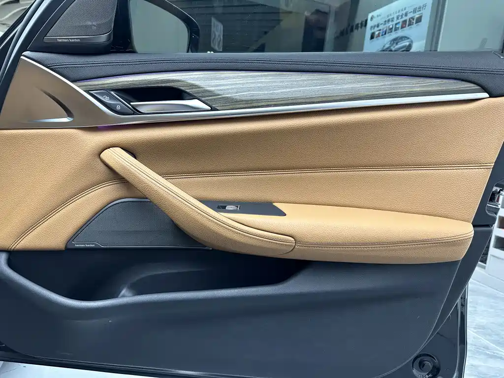 BMW 5 Series 2018 Facelift 530Li Exclusive Luxury Package купить на сайте DeffCars