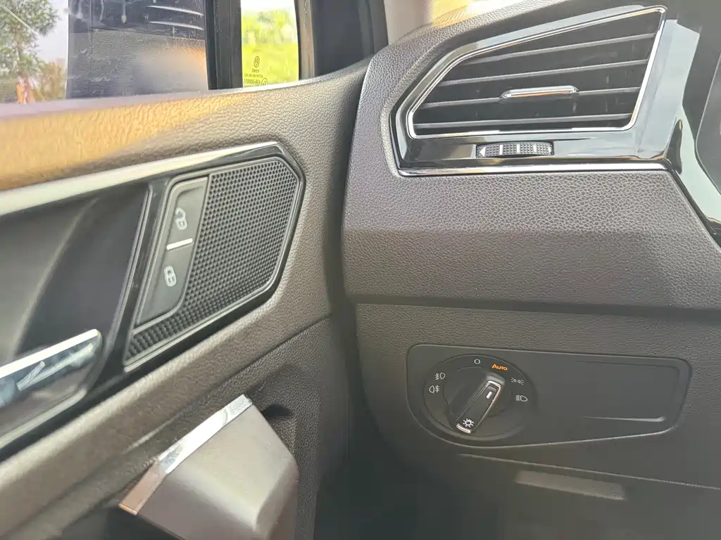 Tiguan L 2018 330TSI automatic two-wheel drive flagship version купить на сайте DeffCars