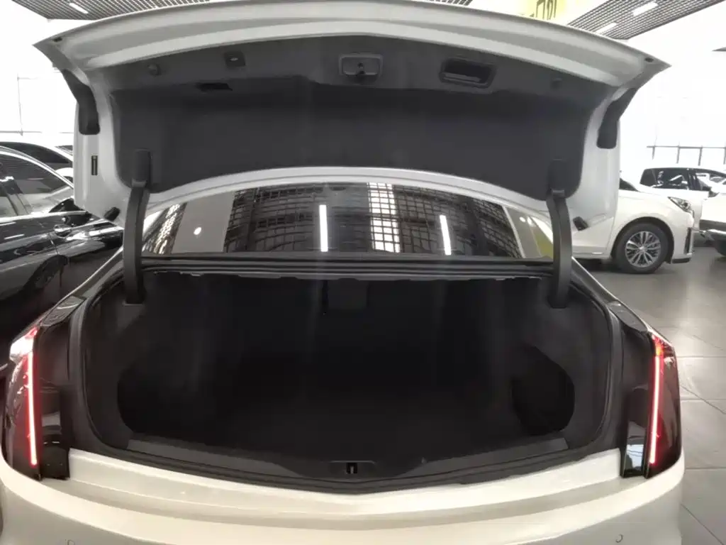Cadillac CT6 2022 28T Premium Model купить на сайте DeffCars