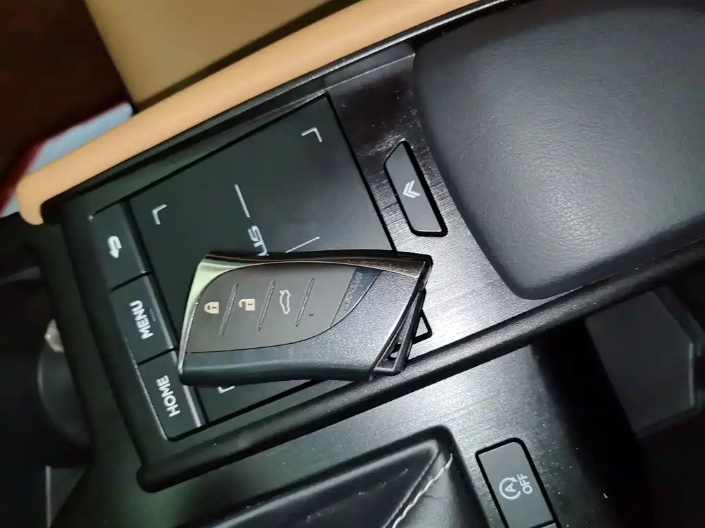 Lexus ES 2020 200 Excellence Edition купить на сайте DeffCars