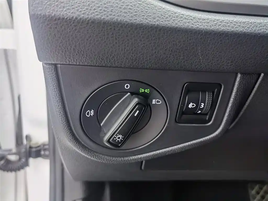 Polo 2019 Plus 1.5L Automatic Panoramic Enjoyment Edition купить на сайте DeffCars