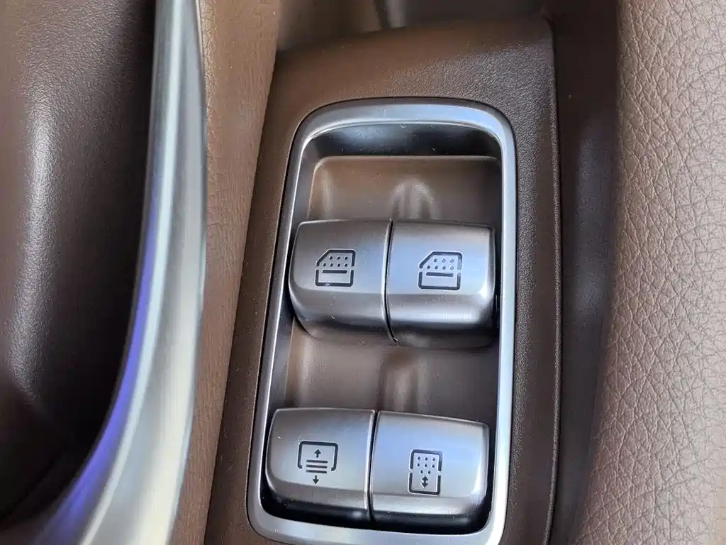 Mercedes-Benz E-Class 2023 E 300 L Luxury Model купить на сайте DeffCars