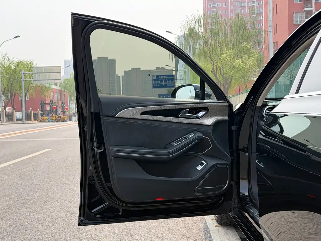 Hongqi H9 2020 3.0T Zhilian Qiling four-seater version купить на сайте DeffCars