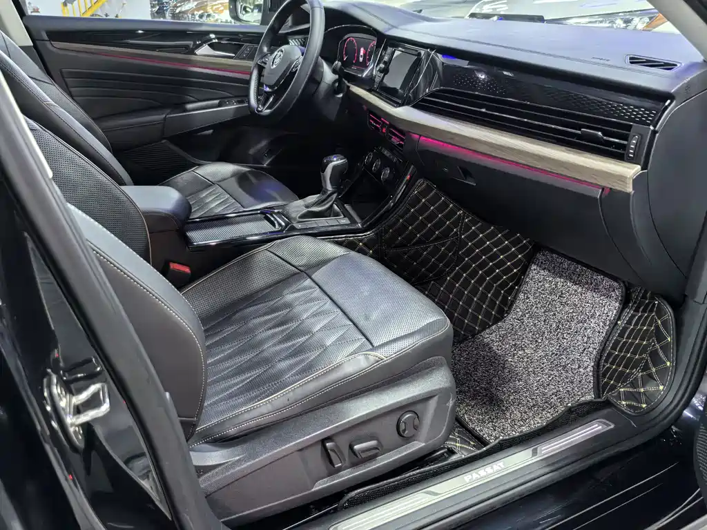 Passat 2019 330TSI Deluxe Edition National VI купить на сайте DeffCars