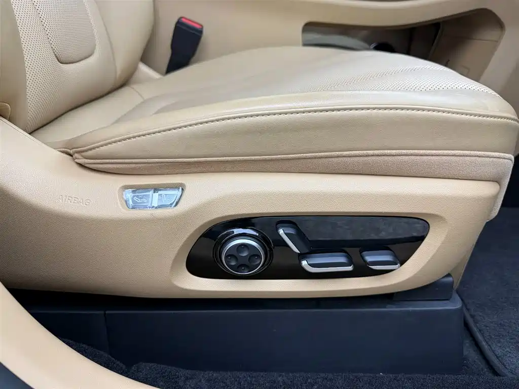 Zhijie R7 2025 extended range 331km Ultra купить на сайте DeffCars