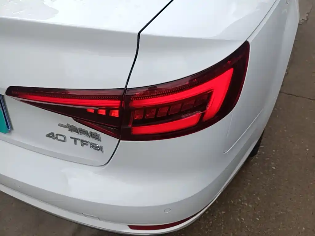 Audi A4L 2018 30th Anniversary Model 40 TFSI Enterprising купить на сайте DeffCars