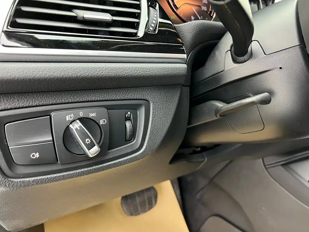 BMW 1 Series 2021 facelift 120i M sports version купить на сайте DeffCars